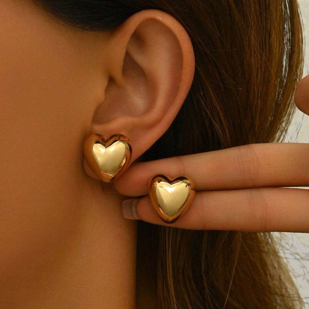 Top 5 Silver Jewellery Pieces Every Woman Should Own – Curated by Yishasilverr